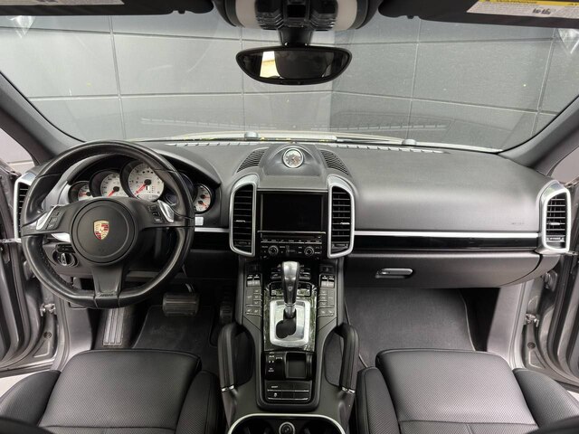 Срочная продажа авто Porsche Cayenne фото 3