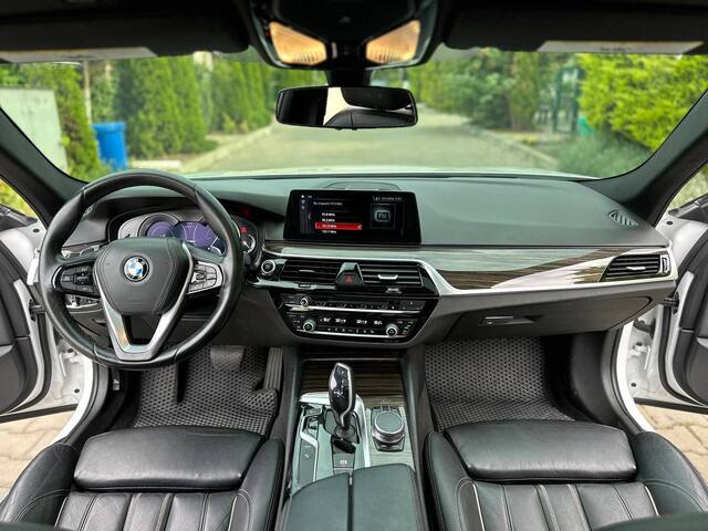 Срочная продажа авто BMW 5 Series (G30) фото 4