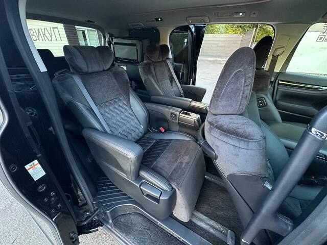 Срочная продажа авто Toyota Vellfire фото 2