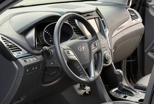 Срочная продажа авто Hyundai Santa Fe фото 3