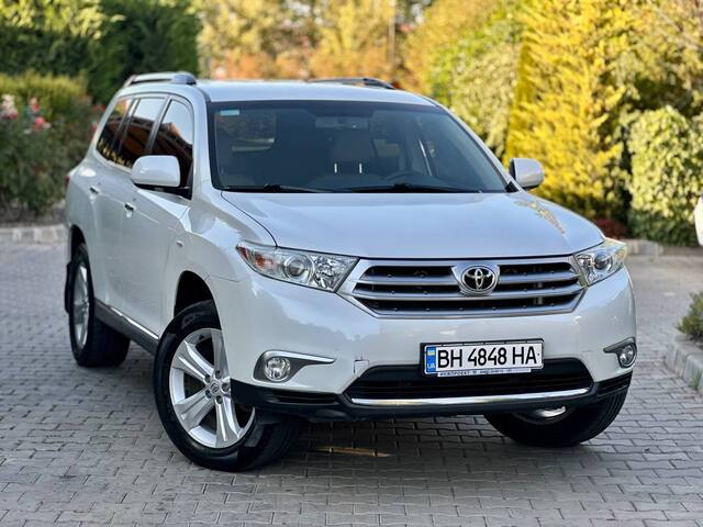 Срочная продажа авто Toyota Highlander фото 1