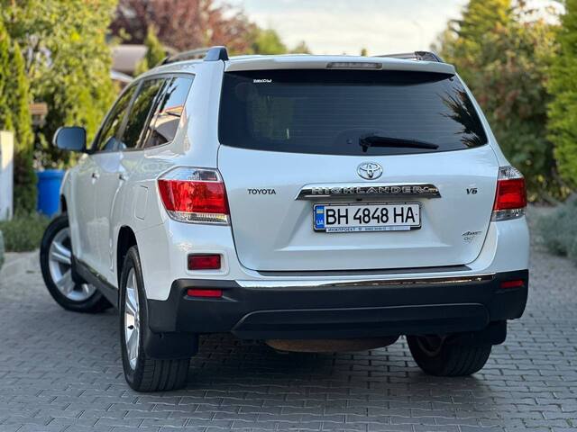 Срочная продажа авто Toyota Highlander фото 7