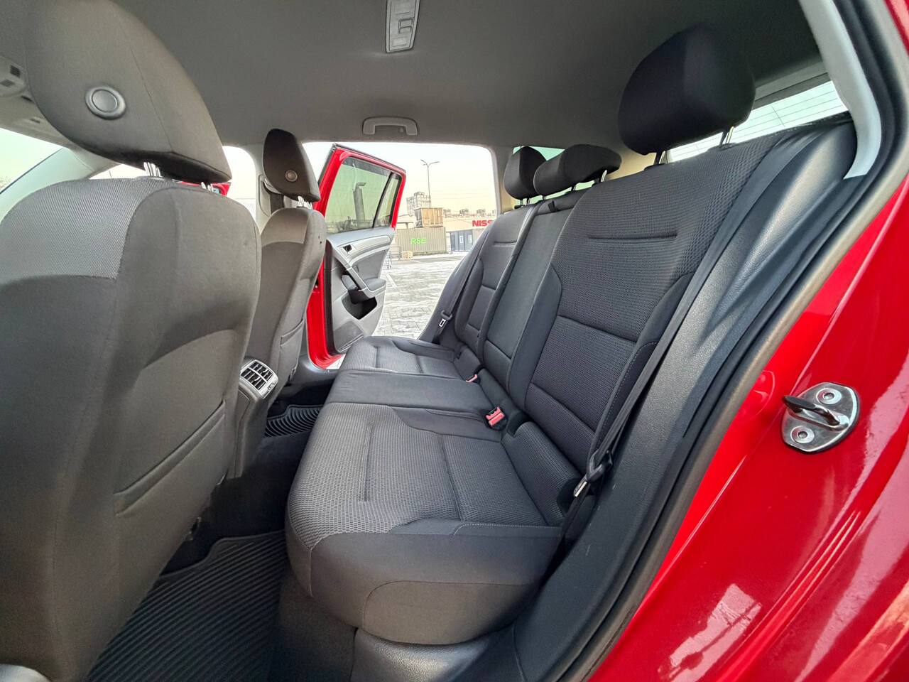 Срочная продажа авто Volkswagen Golf фото 6