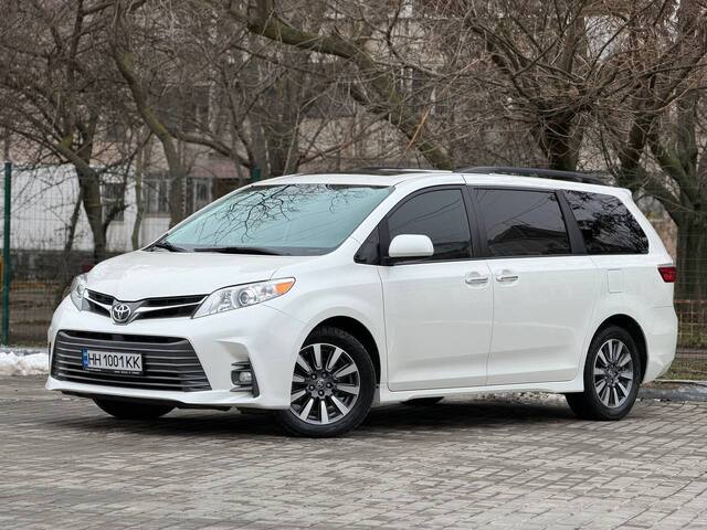 Срочная продажа авто Toyota Sienna фото 1