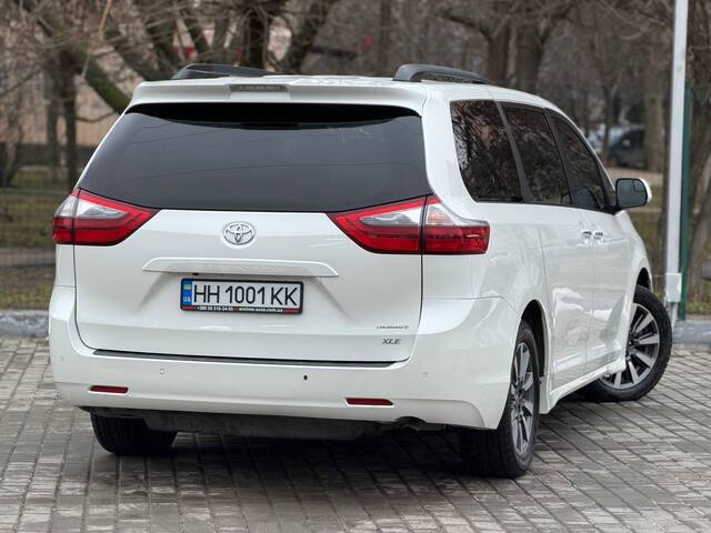 Срочная продажа авто Toyota Sienna фото 7