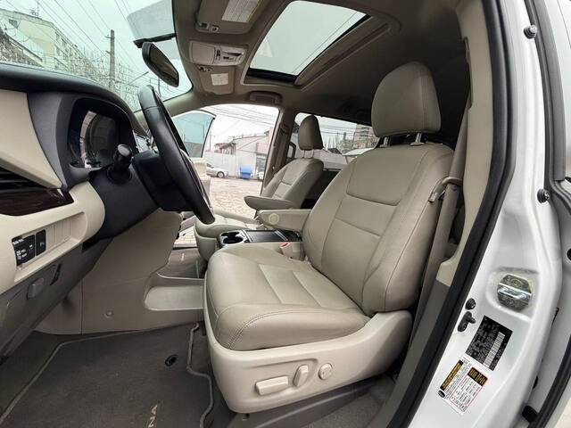 Срочная продажа авто Toyota Sienna фото 5