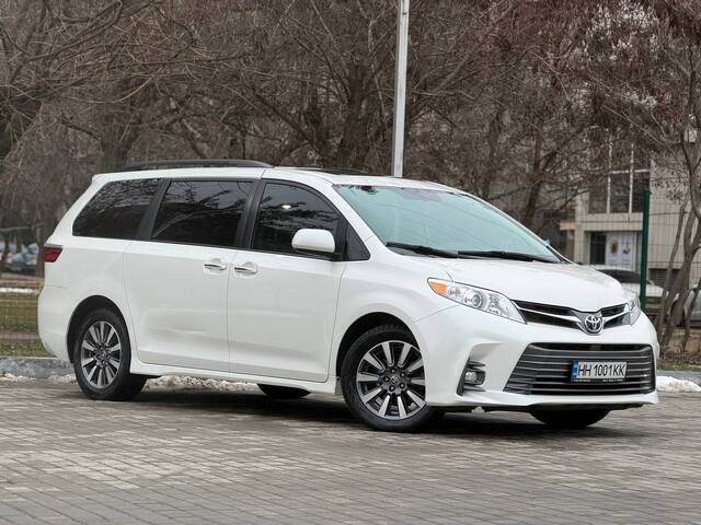 Срочная продажа авто Toyota Sienna фото 4