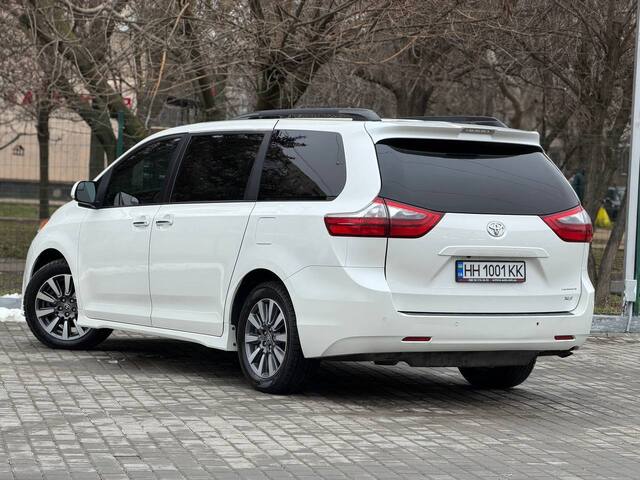 Срочная продажа авто Toyota Sienna фото 2