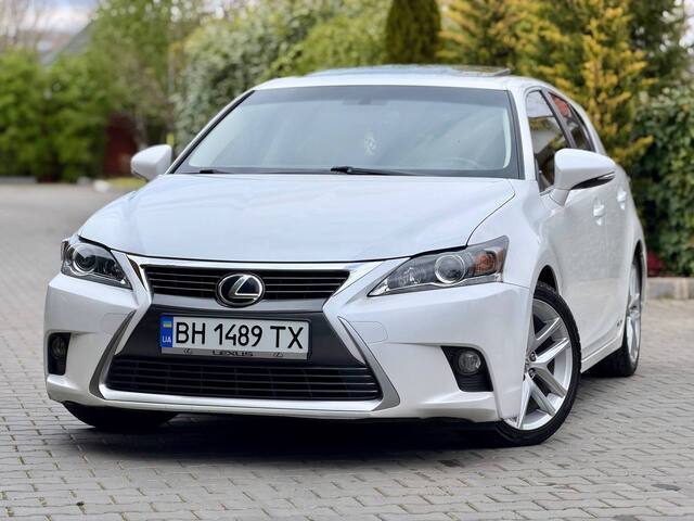Срочная продажа авто Lexus CT200H фото 1
