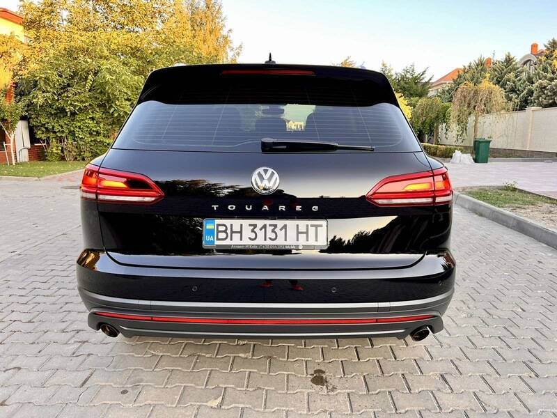 Срочная продажа авто Volkswagen Toureg фото 8