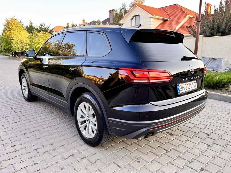 Срочная продажа авто Volkswagen Toureg фото 6