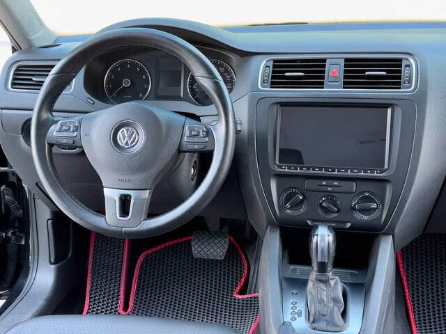 Срочная продажа авто Volkswagen Jetta фото 4