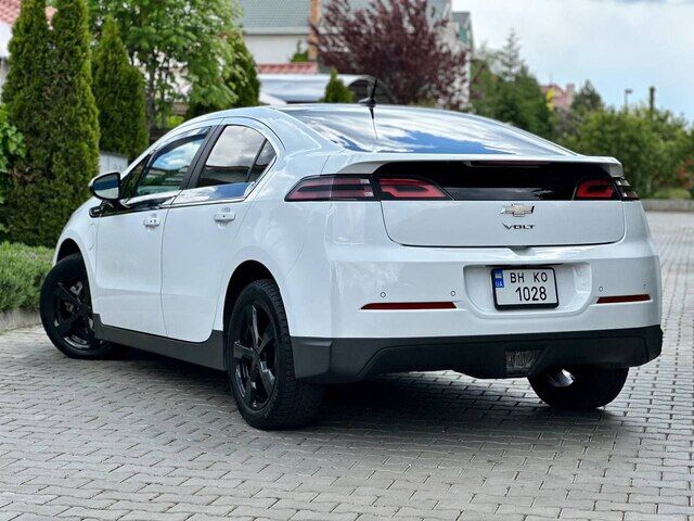 Срочная продажа авто Chevrolet Volt фото 6