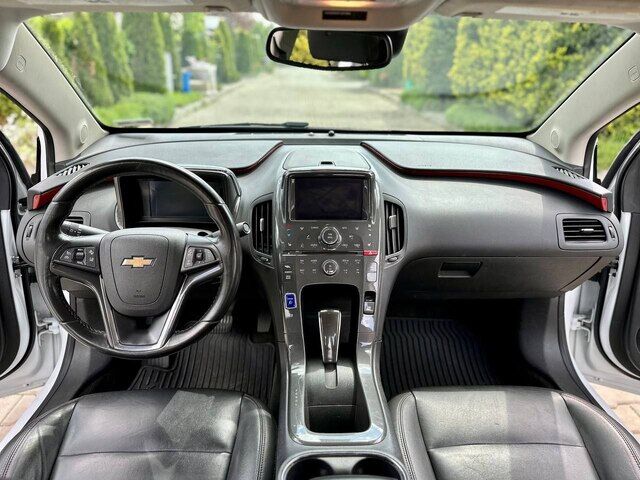 Срочная продажа авто Chevrolet Volt фото 3
