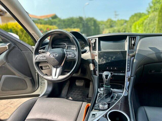 Срочная продажа авто Infiniti Q50 фото 4
