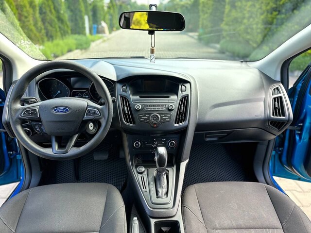 Срочная продажа авто Ford Focus фото 3