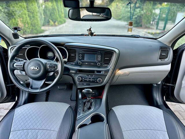 Срочная продажа авто Kia Optima фото 3