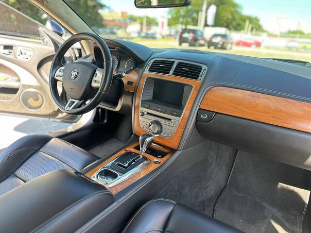 Срочная продажа авто Jaguar XK R фото 5