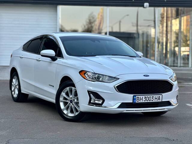 Срочная продажа авто Ford Fusion Hybrid фото 7