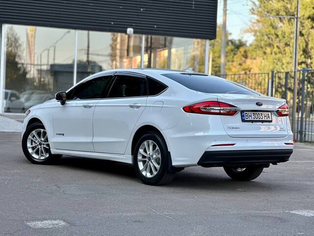 Срочная продажа авто Ford Fusion Hybrid фото 2