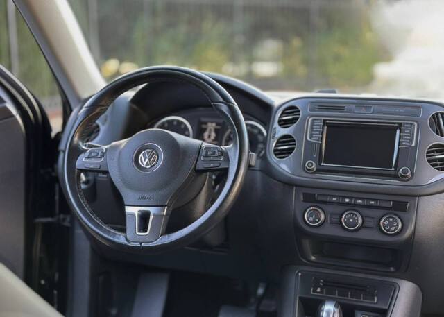 Срочная продажа авто Volkswagen Tiguan фото 4