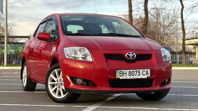 Срочная продажа авто Toyota Auris фото 7