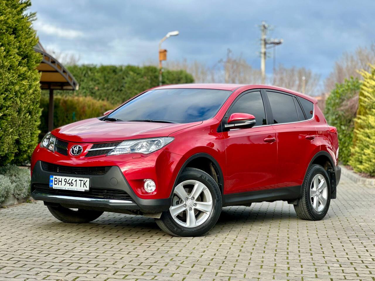 Срочная продажа авто Toyota RAV4 фото 6
