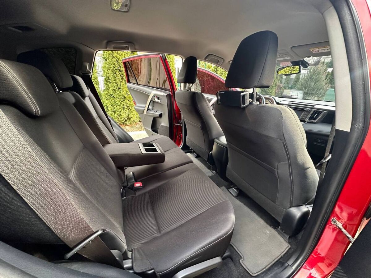 Срочная продажа авто Toyota RAV4 фото 4