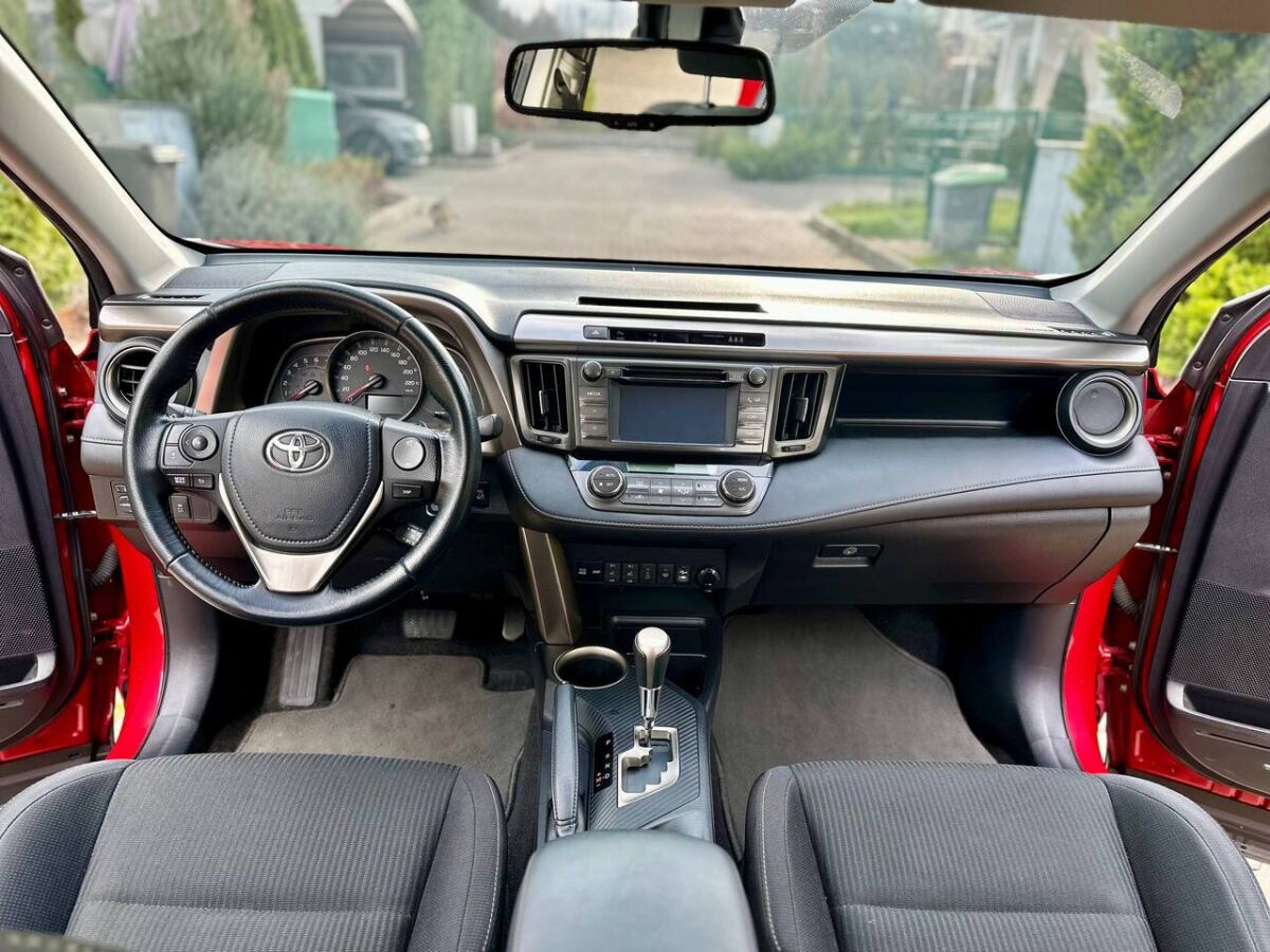 Срочная продажа авто Toyota RAV4 фото 2