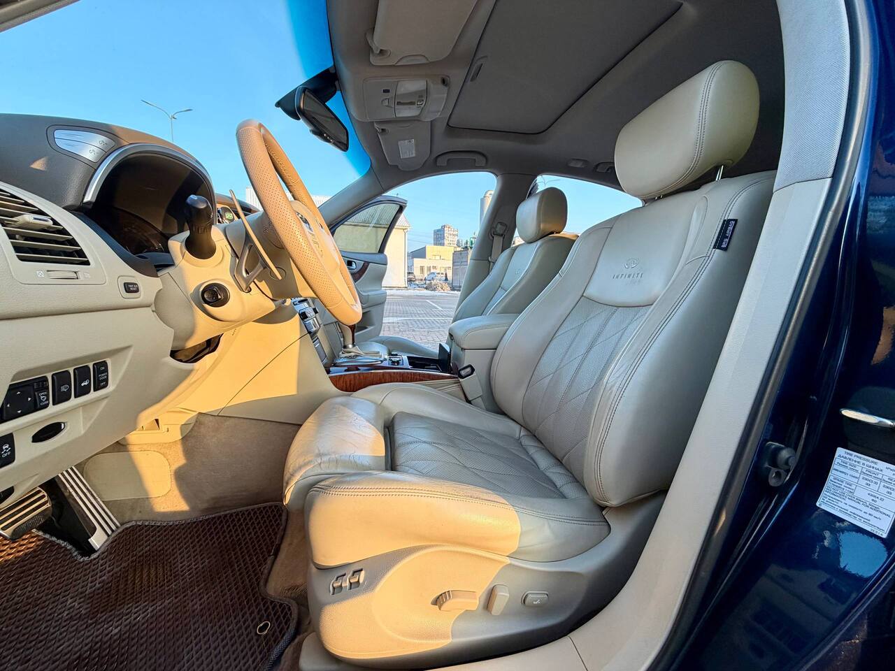 Срочная продажа авто Infiniti FX37S фото 6