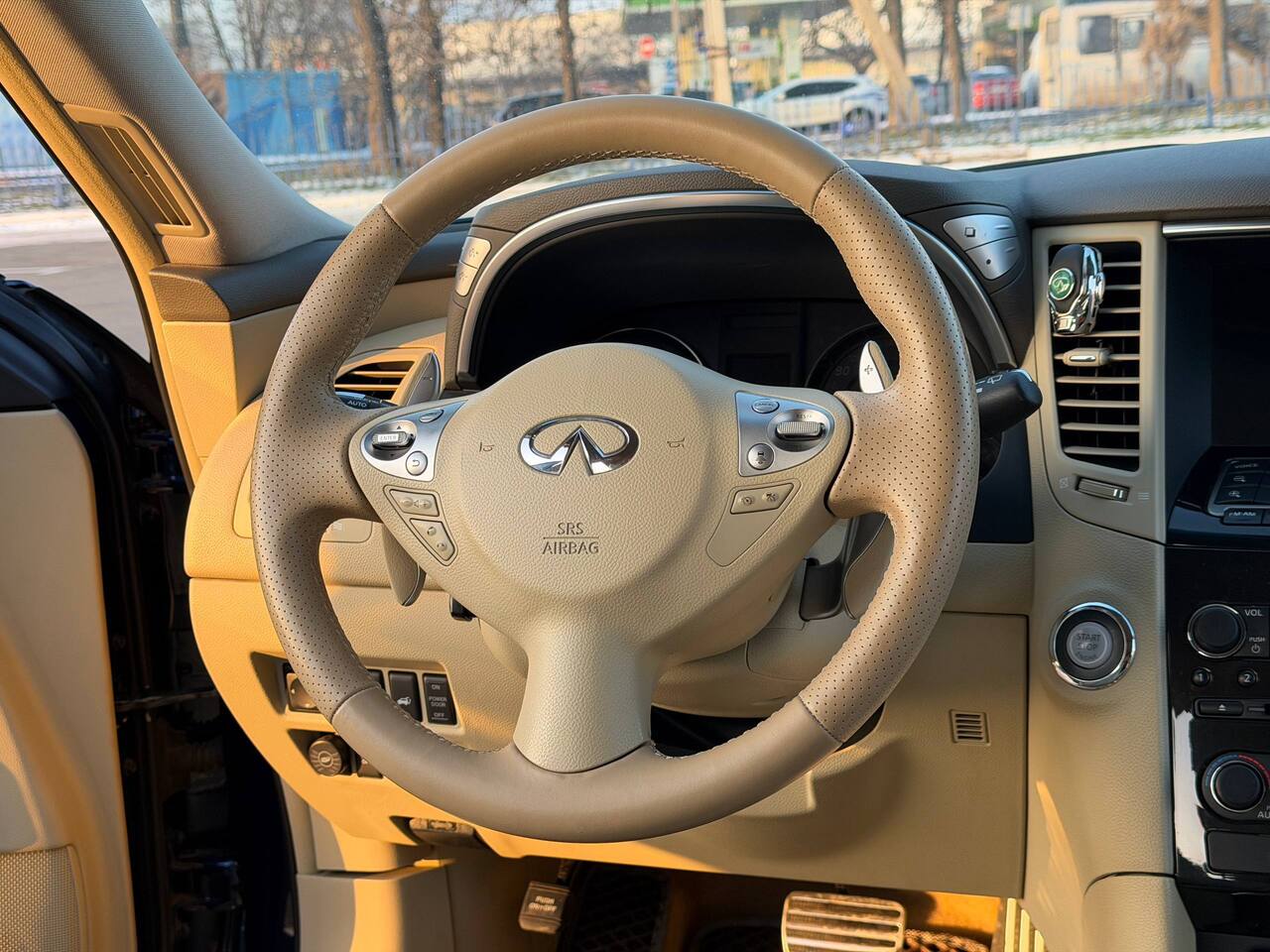 Срочная продажа авто Infiniti FX37S фото 4