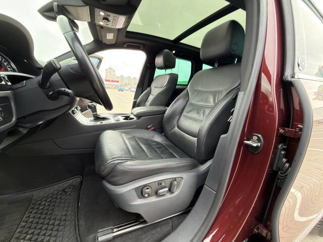 Срочная продажа авто Volkswagen Touareg фото 6