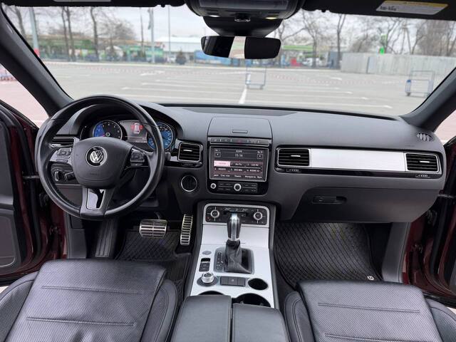 Срочная продажа авто Volkswagen Touareg фото 4