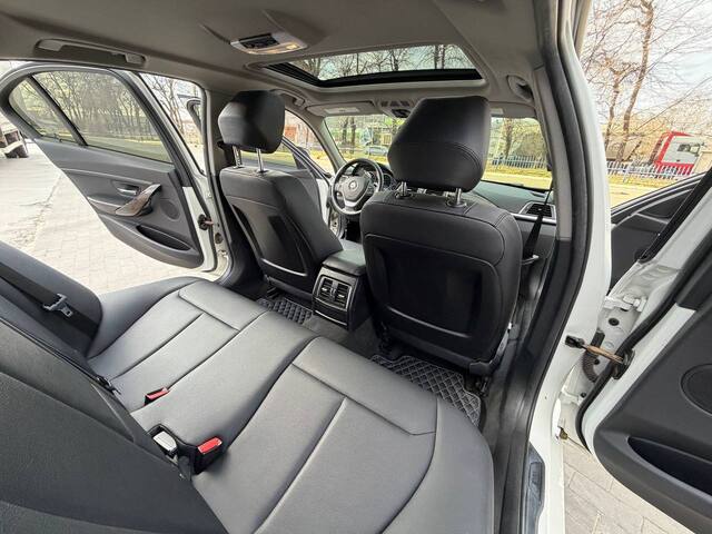 Срочная продажа авто BMW 3 Series фото 2