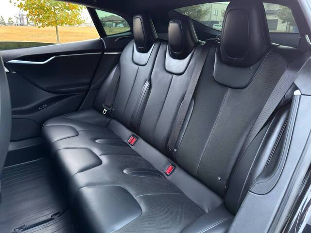 Срочная продажа авто Tesla Model S фото 2