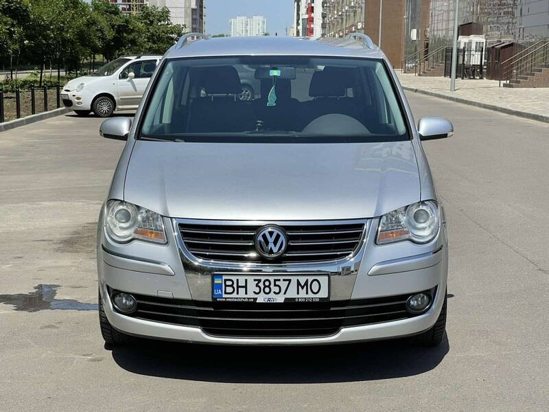 Срочная продажа авто Volkswagen Touran фото 12