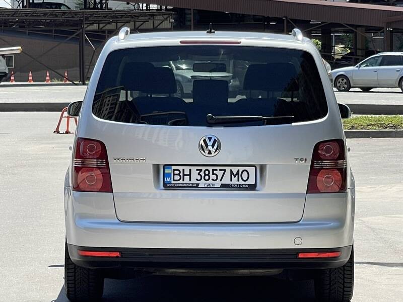 Срочная продажа авто Volkswagen Touran фото 3