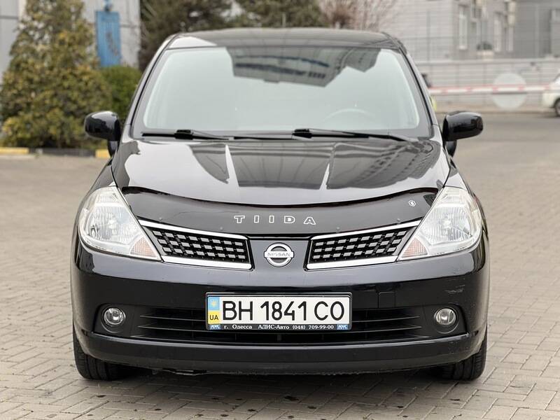 Срочная продажа авто Nissan Tiida фото 9