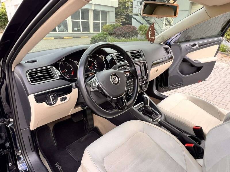 Срочная продажа авто Volkswagen Jetta фото 3