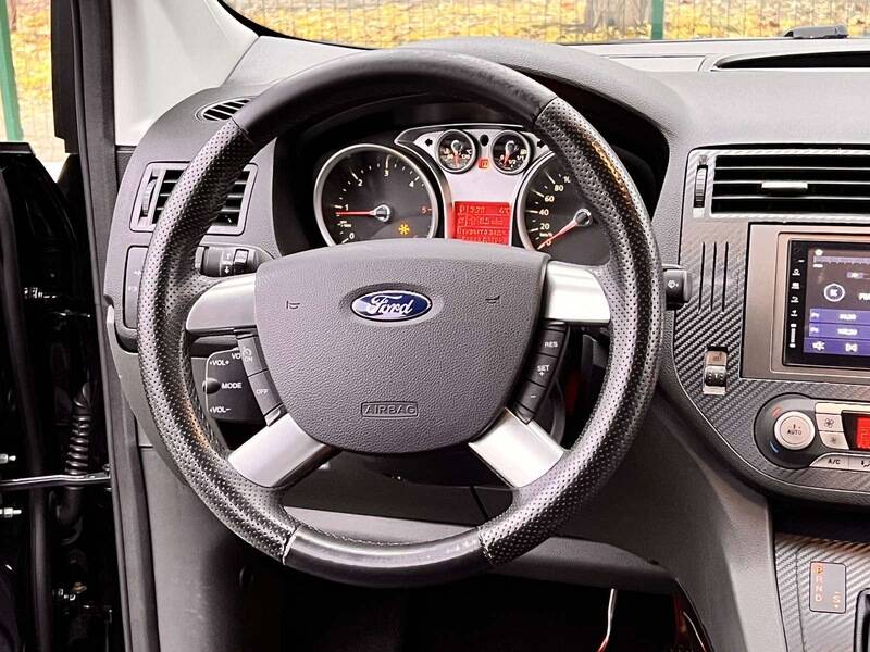 Срочная продажа авто Ford Kuga TITANIUM фото 16