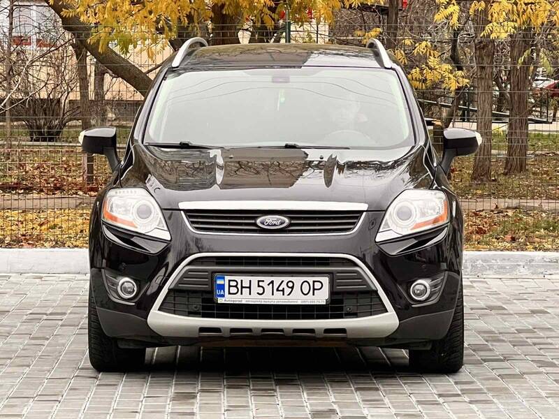 Срочная продажа авто Ford Kuga TITANIUM фото 2