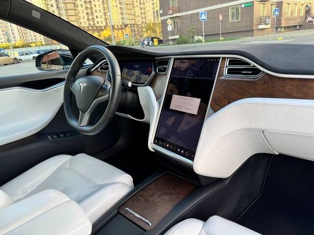 Срочная продажа авто Tesla Model S фото 18