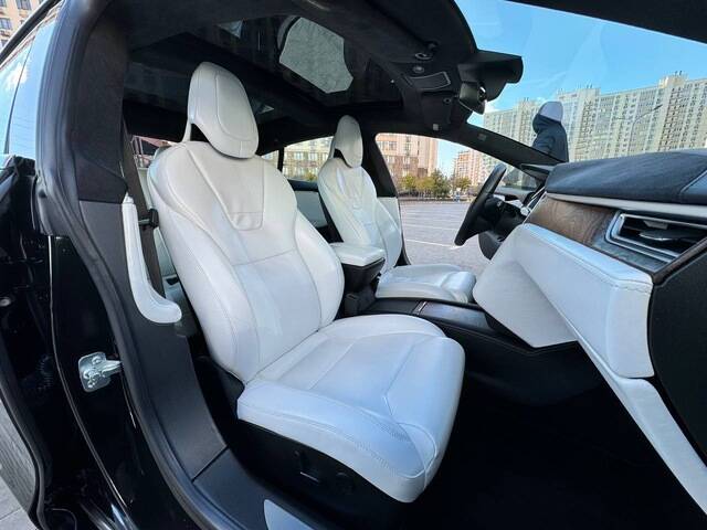Срочная продажа авто Tesla Model S фото 6