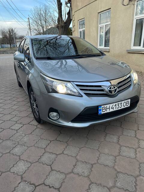 Срочная продажа авто Toyota Avensis фото 1