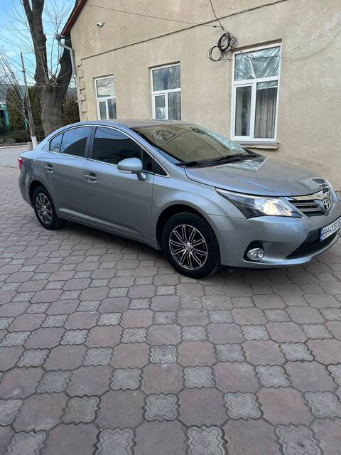 Срочная продажа авто Toyota Avensis фото 6