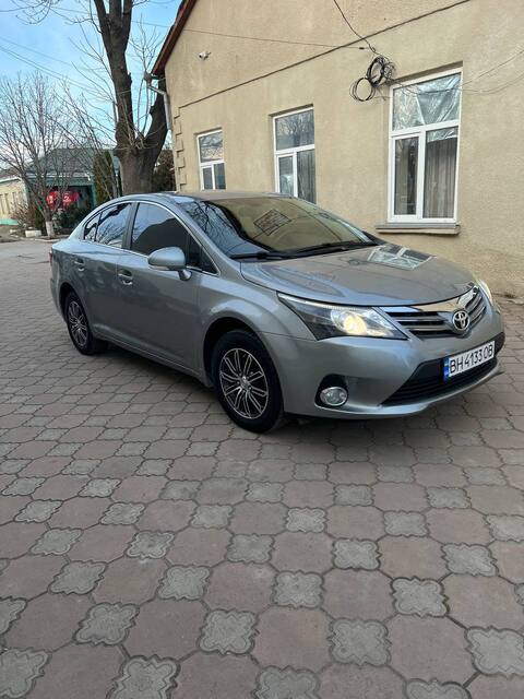 Срочная продажа авто Toyota Avensis фото 4