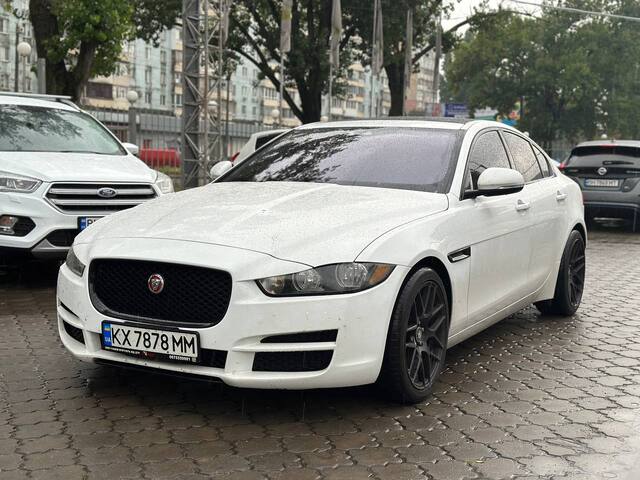 Срочная продажа авто Jaguar XE фото 2