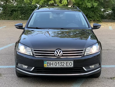 Срочная продажа авто Черный Volkswagen Passat B7 фото 8