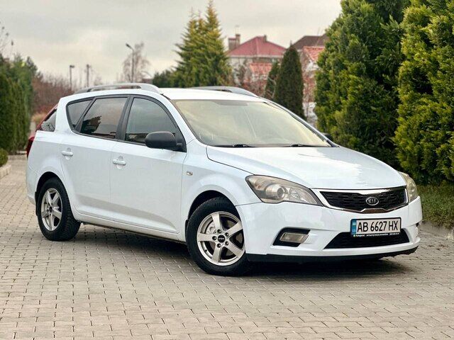 Срочная продажа авто Kia Ceed фото 2