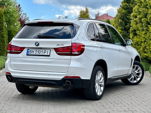Срочная продажа авто BMW X5 F15 фото 7